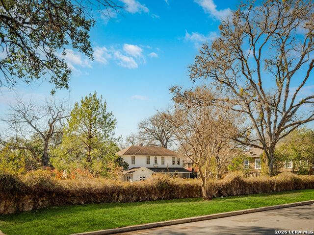 Image 5 of 45 For 206 Laurel Heights Place