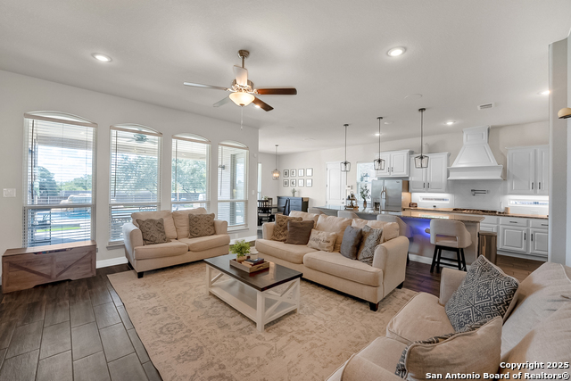 Listing photo id 10 for 260 Lawrence