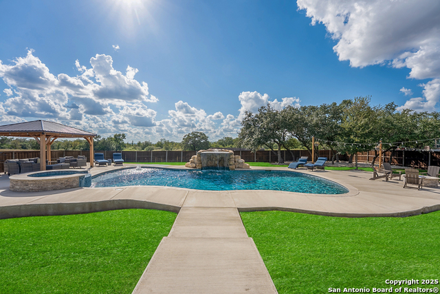 Listing photo id 26 for 260 Lawrence