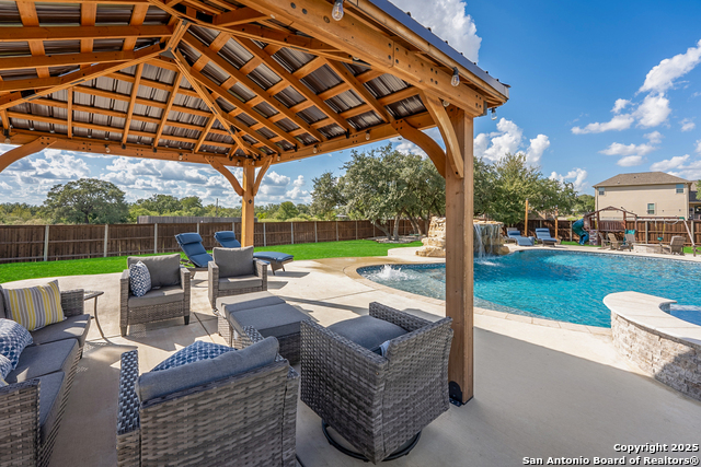 Listing photo id 27 for 260 Lawrence