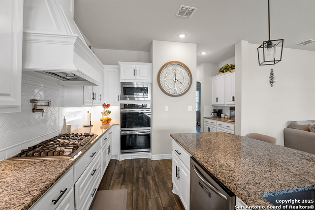Listing photo id 7 for 260 Lawrence