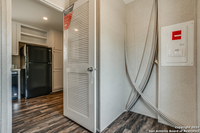 Image 17 of 48 For 71 Spanish Oak