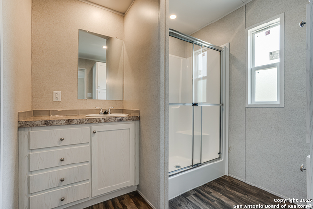 Image 21 of 48 For 71 Spanish Oak