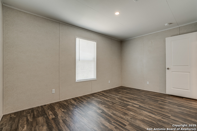 Image 27 of 48 For 71 Spanish Oak