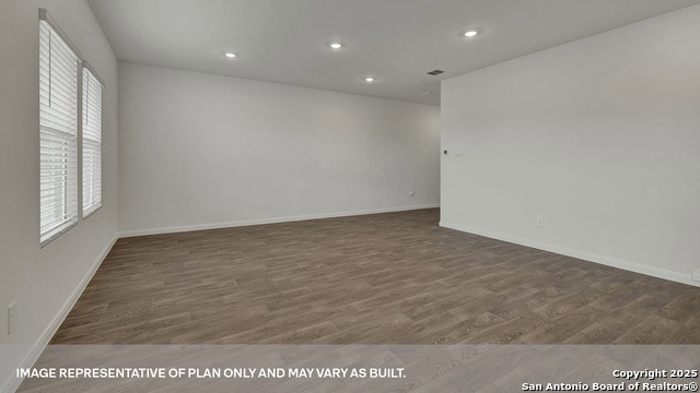 Listing photo id 8 for 216 Las Lomas