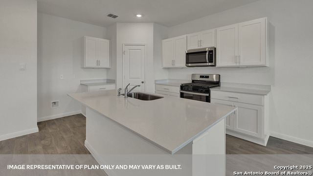 Listing photo id 11 for 216 Las Lomas