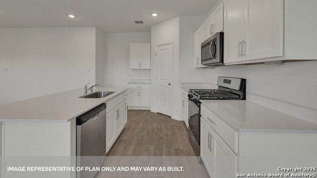 Listing photo id 12 for 216 Las Lomas