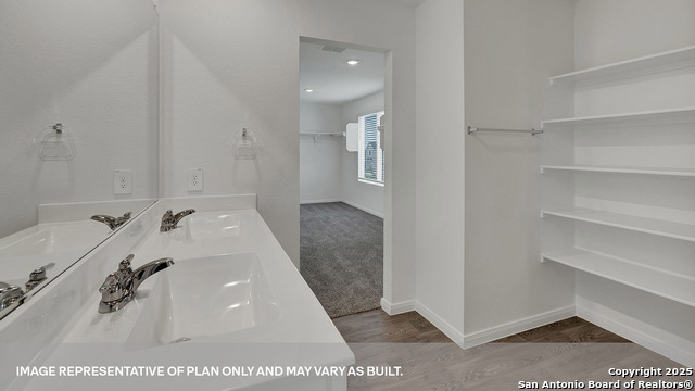 Listing photo id 28 for 216 Las Lomas