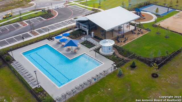 Listing photo id 37 for 216 Las Lomas