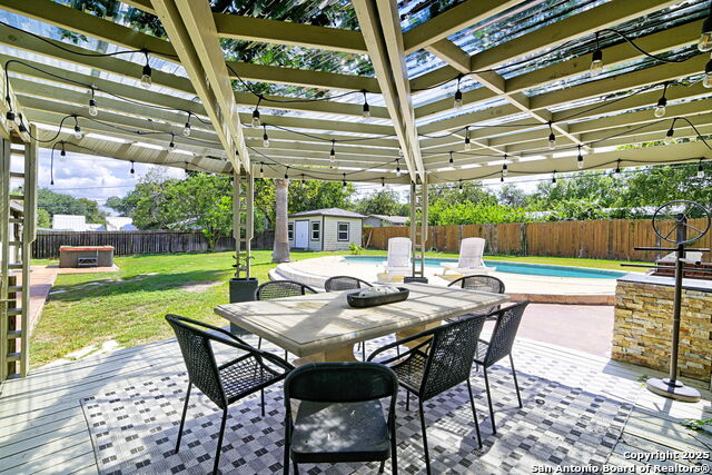 Listing photo id 17 for 530 Burnside Dr.