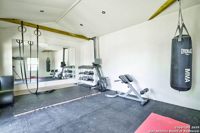 Listing photo id 18 for 530 Burnside Dr.