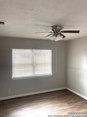 Image 3 of 14 For 1225 Churing Dr