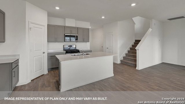 Image 11 of 41 For 137 Las Lomas