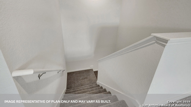 Image 25 of 41 For 137 Las Lomas