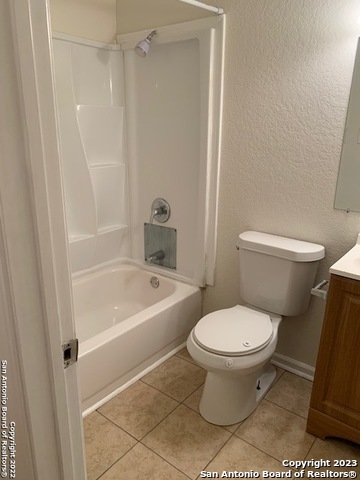 Image 9 of 11 For 340 Maryland St 202