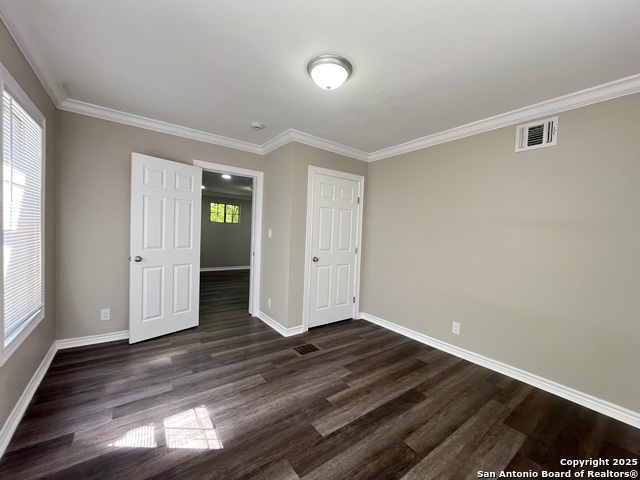 Listing photo id 8 for 118 Leming  