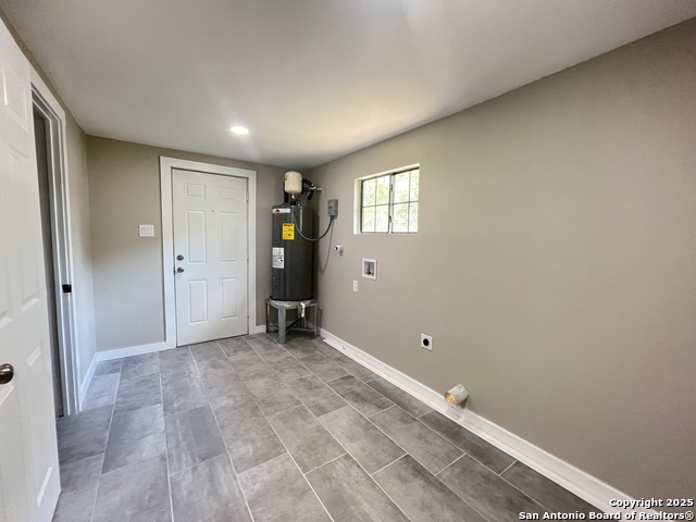 Listing photo id 9 for 118 Leming  