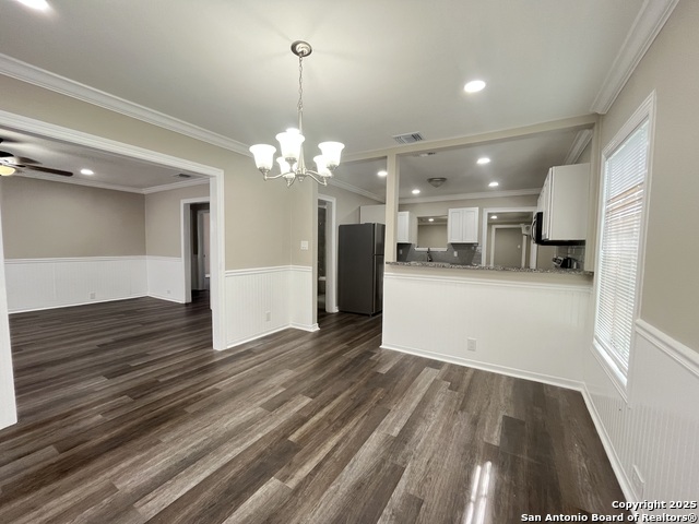 Listing photo id 3 for 118 Leming  