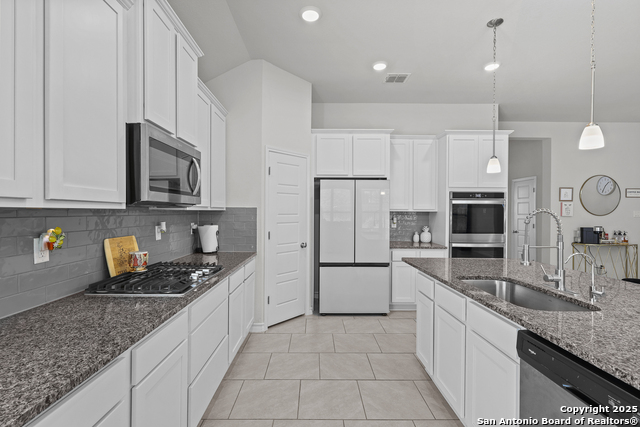 Image 13 of 30 For 1637 Cullanne