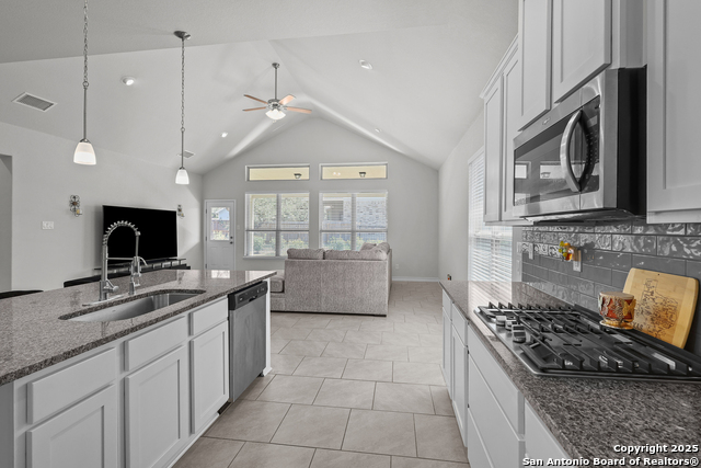 Image 14 of 30 For 1637 Cullanne