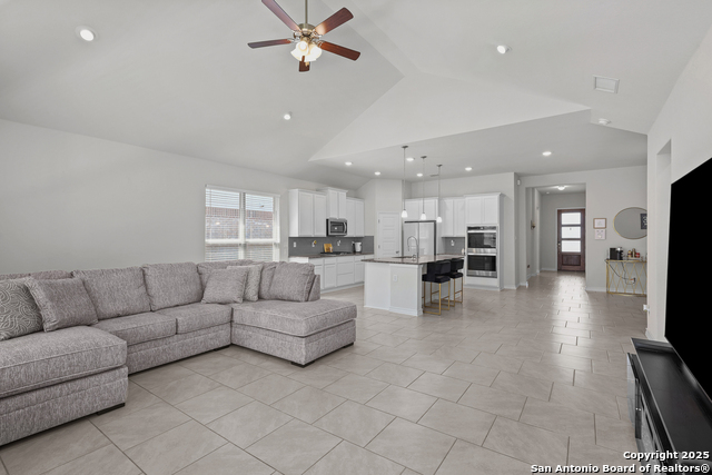 Image 18 of 30 For 1637 Cullanne