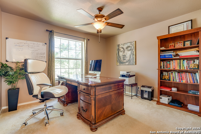 Listing photo id 16 for 4514 Shavano