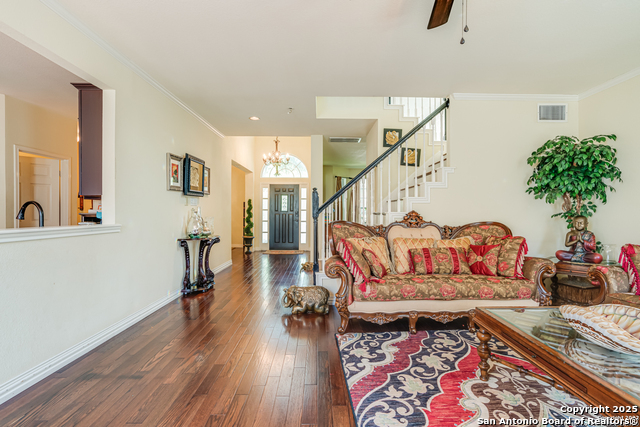 Listing photo id 4 for 4514 Shavano