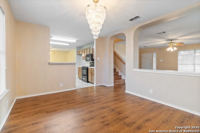 Image 10 of 39 For 5207 Wood Glen