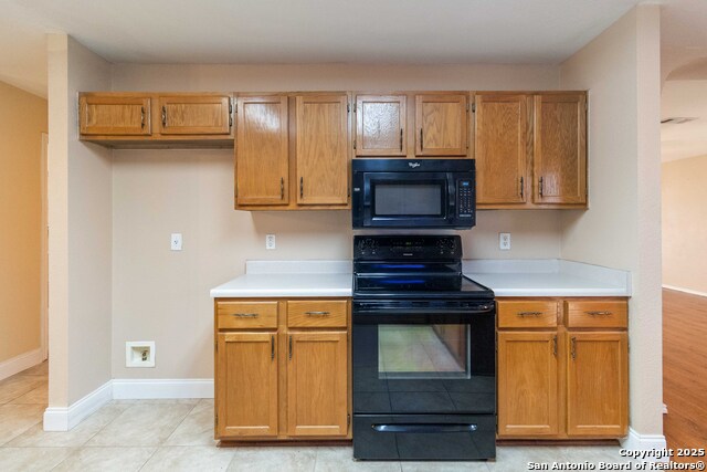 Image 16 of 39 For 5207 Wood Glen