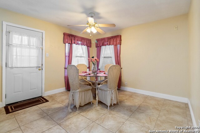 Image 18 of 39 For 5207 Wood Glen