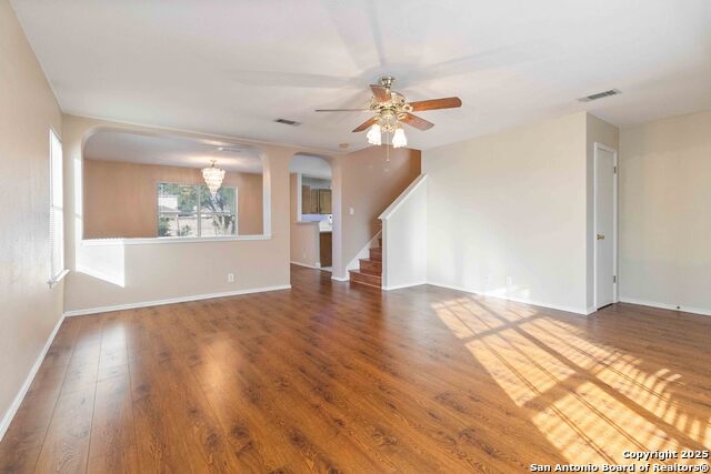 Image 5 of 39 For 5207 Wood Glen