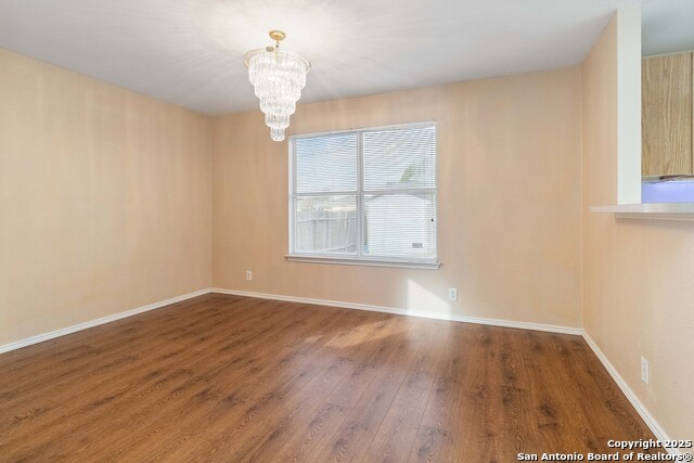 Image 8 of 39 For 5207 Wood Glen