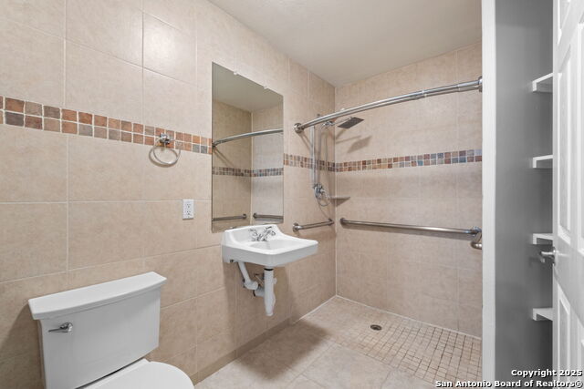 Image 15 of 16 For 7323 Snowden 1101