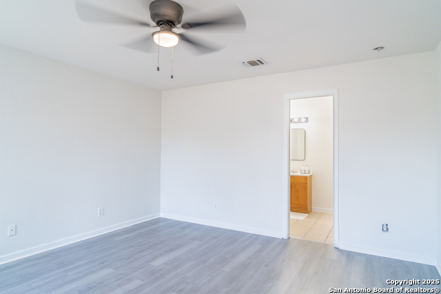 Listing photo id 13 for 8827 Dream Ave