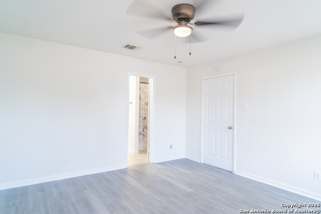 Listing photo id 14 for 8827 Dream Ave