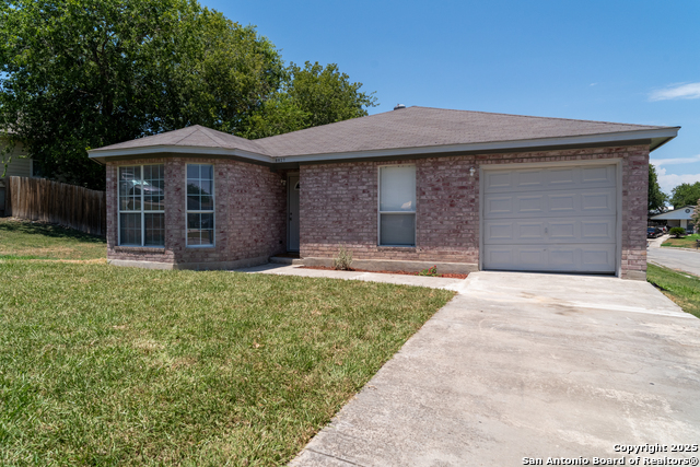 Listing photo id 0 for 8827 Dream Ave