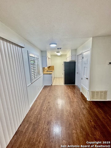 Image 5 of 14 For 4810 Wordsworth