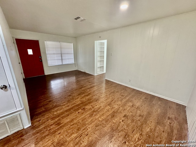 Image 6 of 14 For 4810 Wordsworth