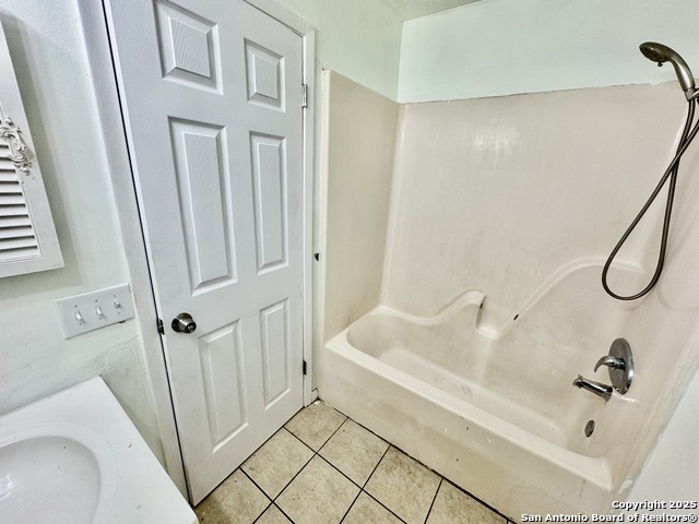 Image 7 of 14 For 4810 Wordsworth