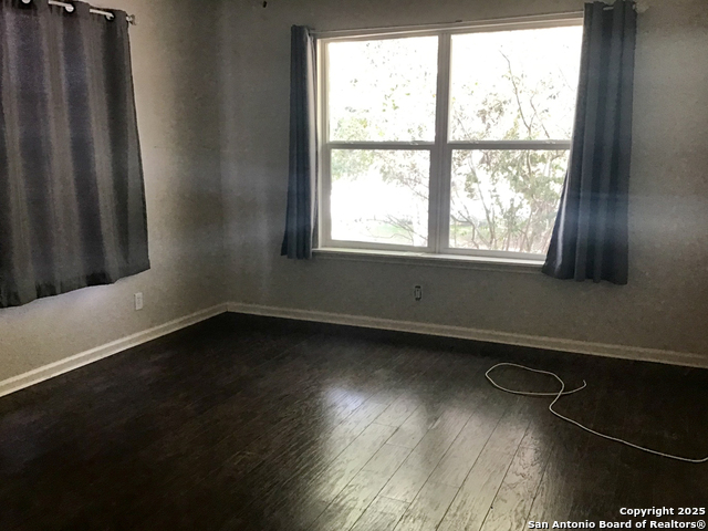 Image 9 of 11 For 75 Freeman