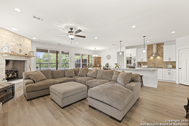 Image 5 of 23 For 139 Stone Canyon