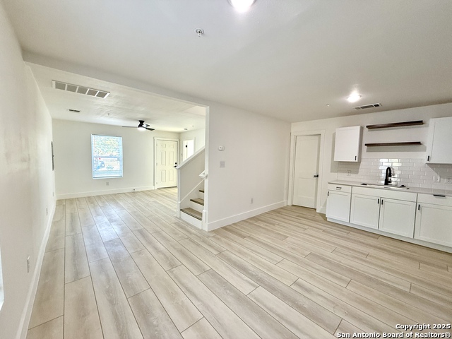Image 11 of 42 For 2204 San Antonio W 1