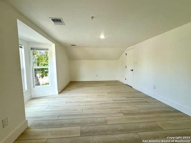 Image 22 of 42 For 2204 San Antonio W 1
