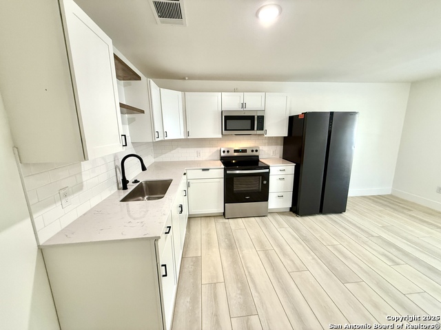 Image 9 of 42 For 2204 San Antonio W 1