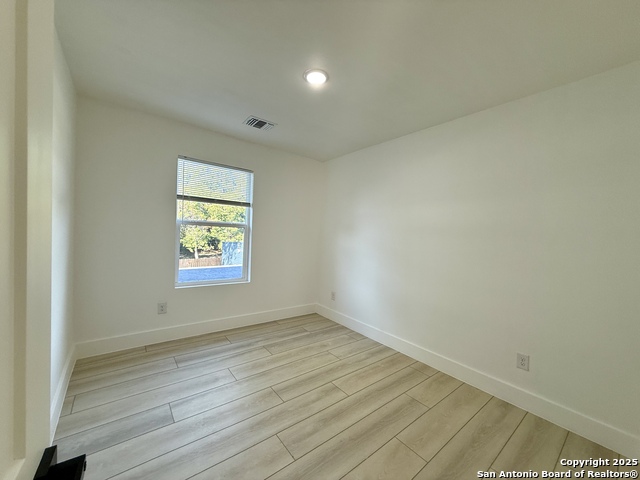 Image 14 of 23 For 2204 San Antonio W 5