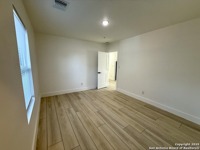 Image 15 of 23 For 2204 San Antonio W 5