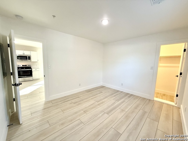 Image 16 of 23 For 2204 San Antonio W 5