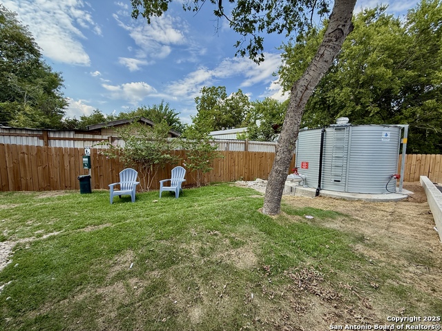 Image 19 of 23 For 2204 San Antonio W 5