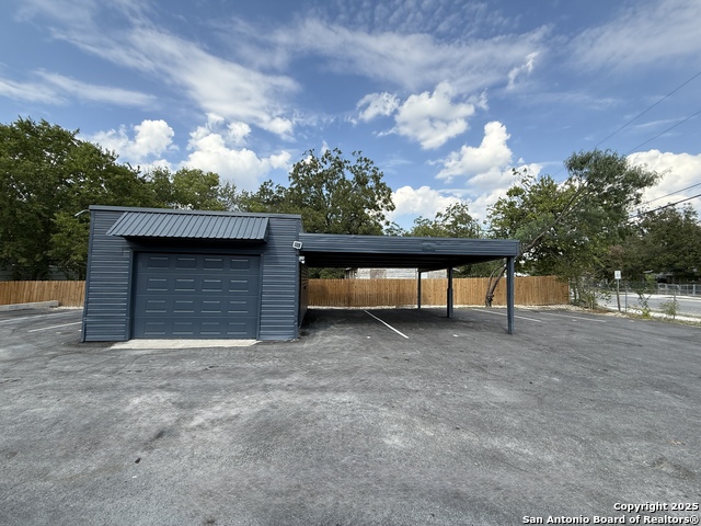 Image 20 of 23 For 2204 San Antonio W 5