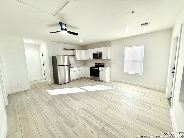 Image 3 of 23 For 2204 San Antonio W 5